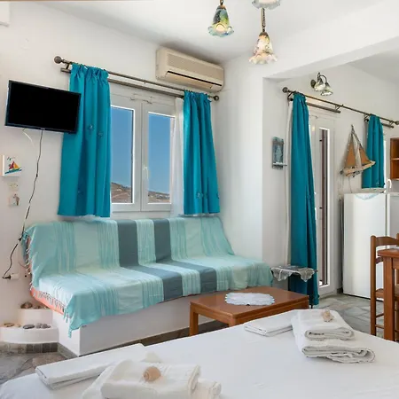 Agnadi * Serifos Town